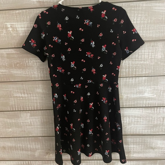 Divided H&M Floral Fit-and-Flare Dress (Size 6) - Picture 4 of 4